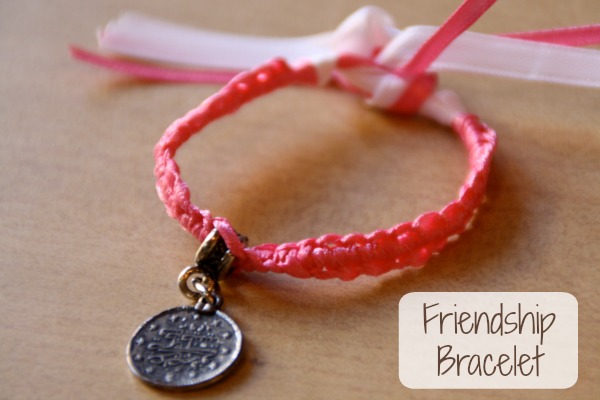 Easy to make friendship bracelet. The Sewing Loft