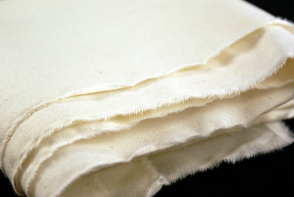 Why is Muslin Fabric used to make bags?