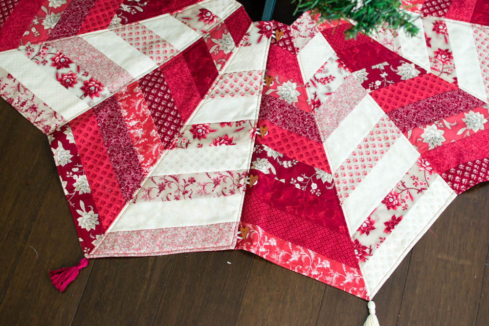 Get ahead of the holiday season with this quilted tree skirt. The video lessons make it a fun and easy project to make. Perfect for a stress free holiday. 