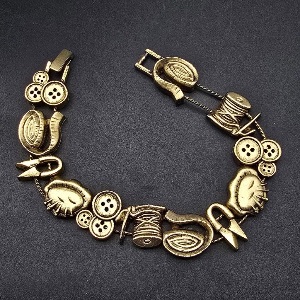 So many great gift ideas for the quilters on your list! This jewelry is a perfect conversation starter.